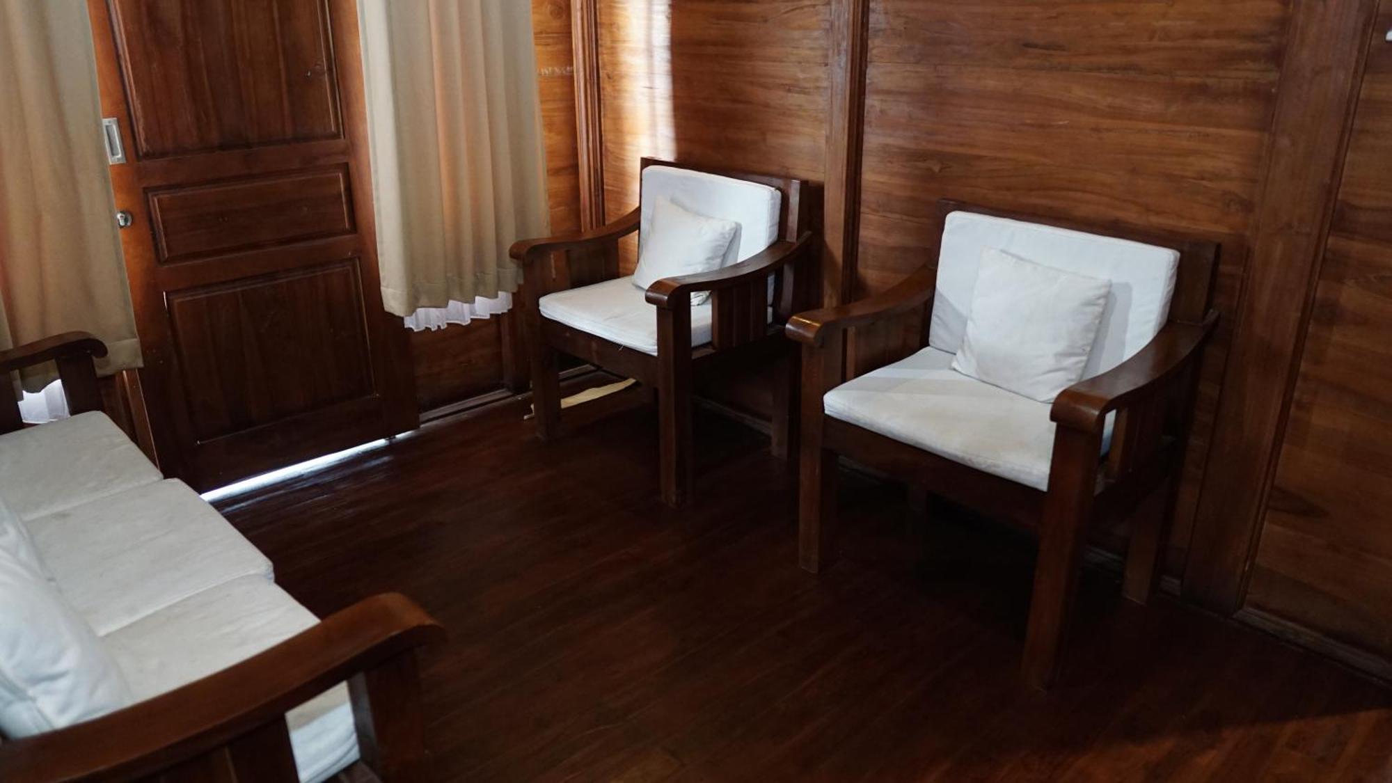 Grand Raka Homestay Lovina Exterior foto